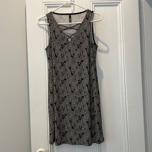 Viereck black and white mini dress size small